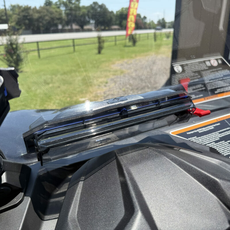 VERSA VENT TOOLLESS WINDSHIELDS