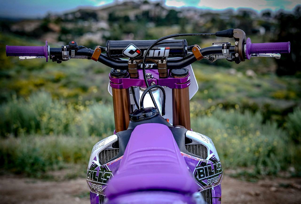 MX V2 Lock-On Grips