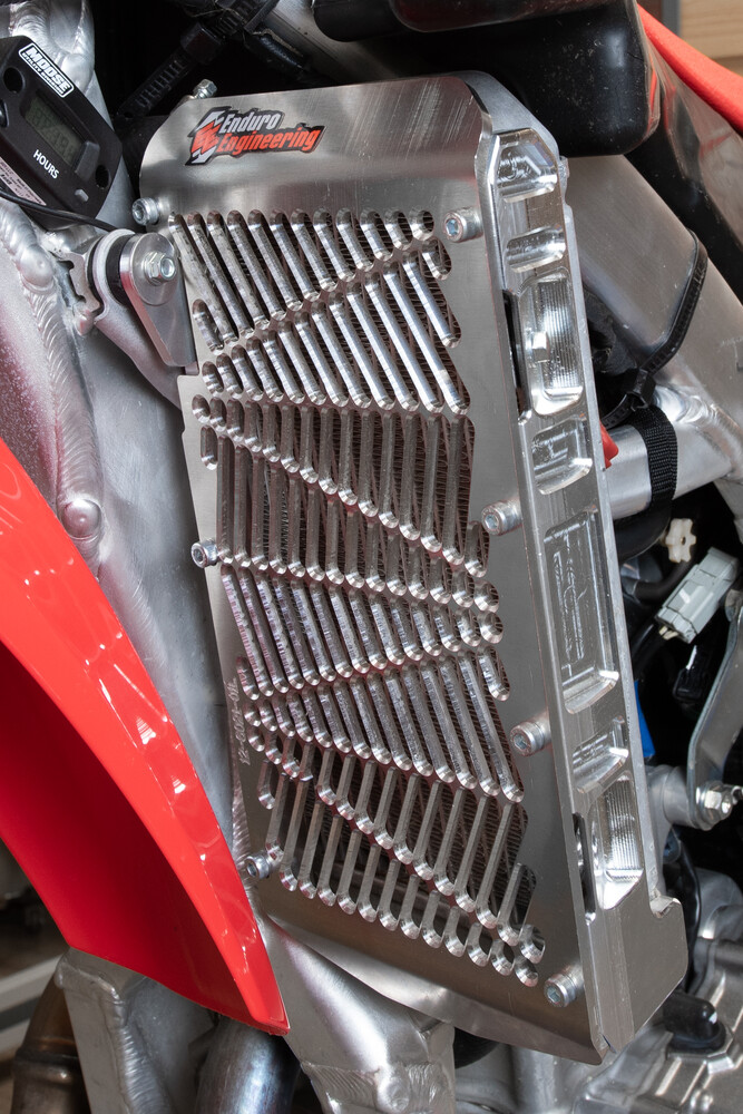 ENDURO ENGINEERING BILLET RADIATOR GUARD HON