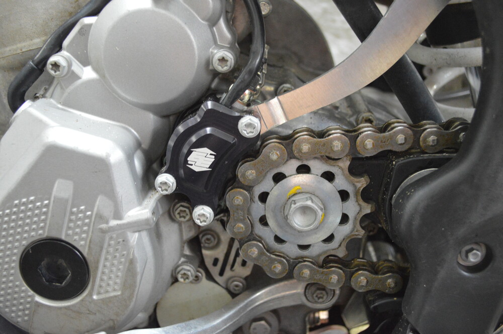 ENDURO ENGINEERING CLUTCH CYLINDER GUARD GAS/HUS/KTM