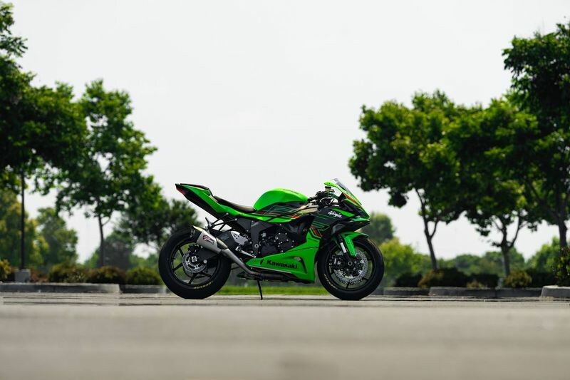 YOSHIMURA EXHAUST AT2 STREET 3/4 SYS SO SS/SS/CF WF