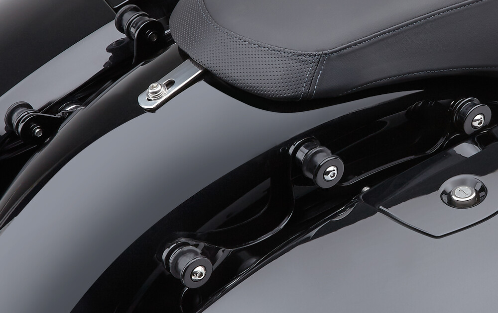 COBRA BACKREST DOCKING KIT BLACK CHIEFTAIN 14-22
