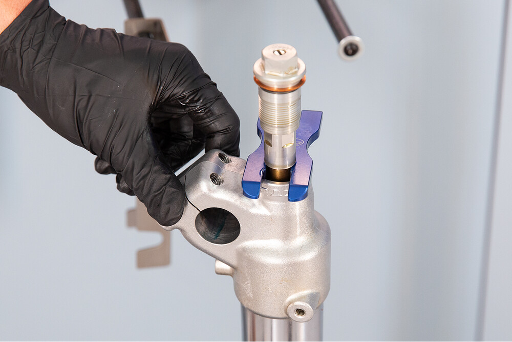 MOTION PRO DAMPING ROD HOLDER FORK TOOL