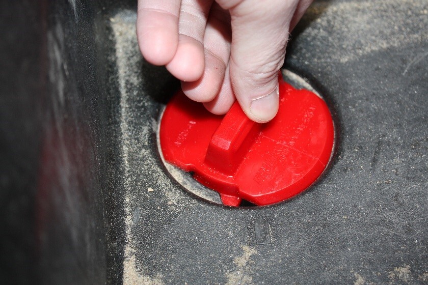 ENERGY SUSP. FOOTWELL DRAIN PLUG KIT RED POL