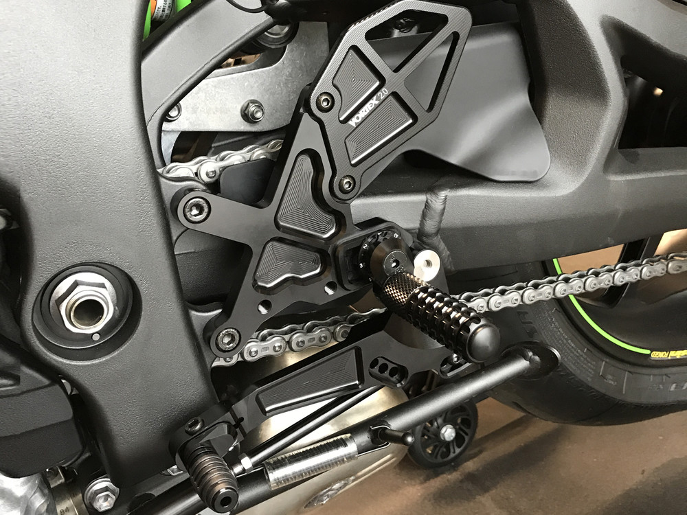 VORTEX REAR SET COMPLETE BLK KAW