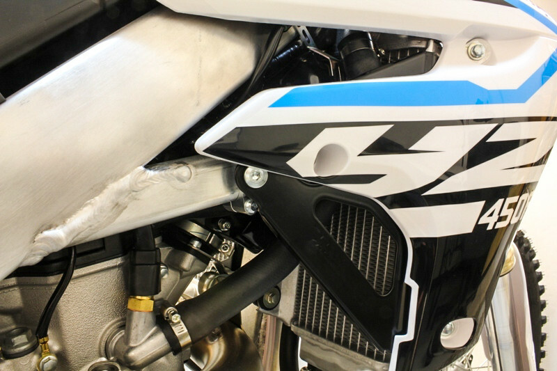 WORKS RADIATOR BRACE BLACK YAM