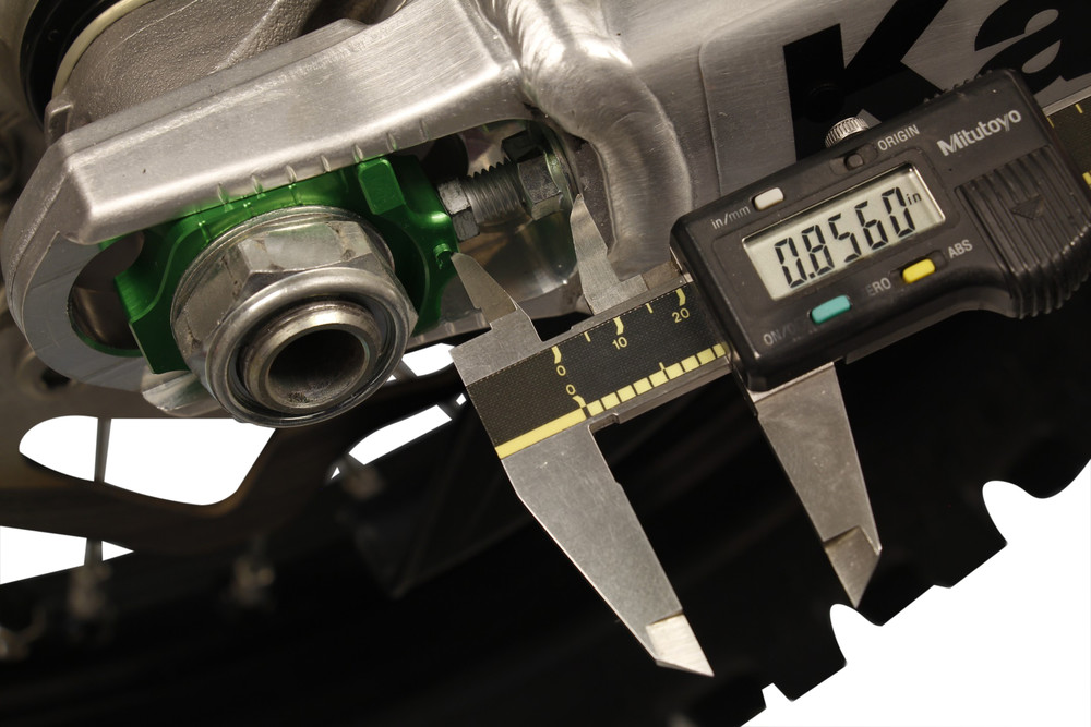 WORKS AXLE BLOCKS ELITE KAW/SUZ GREEN