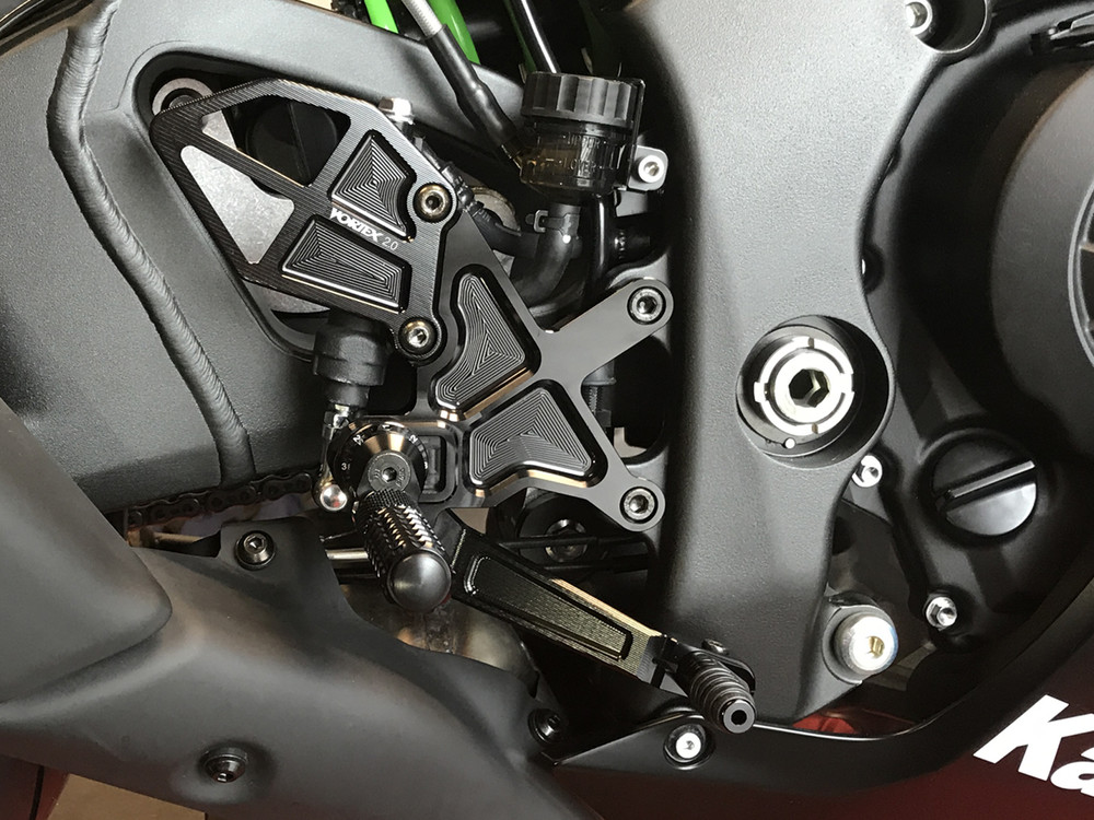 VORTEX REAR SET COMPLETE BLK KAW