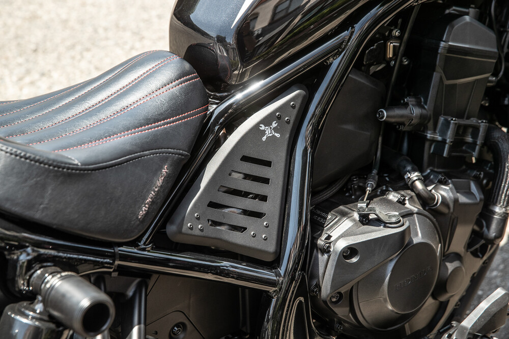 BURLY BRAND SLASH CUT SIDE CVR SET BLACK