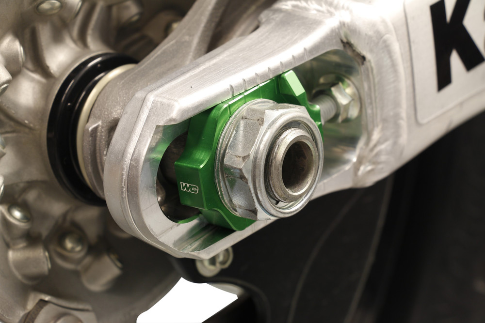 WORKS AXLE BLOCKS ELITE KAW/SUZ GREEN