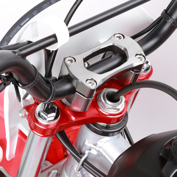 ZETA TOP CLAMP CRF125/L RED