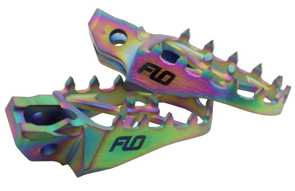 FLO MOTORSPORTS TITANIUM FOOT PEGS JET FUEL GAS/HUS/KTM