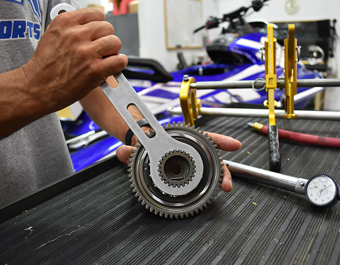 RIVA CLUTCH DRIVE HOLDING TOOL YAM