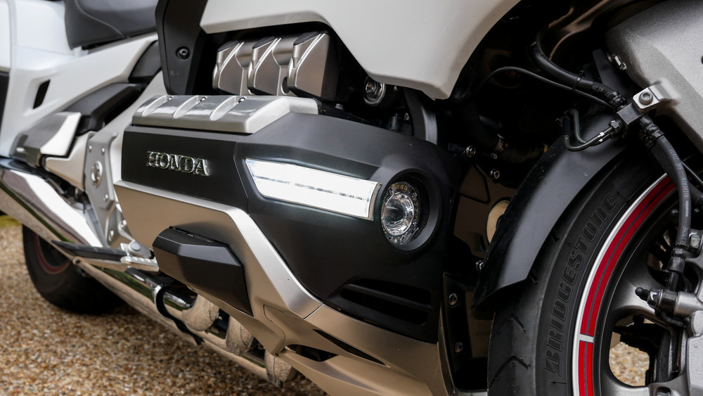 PATHFINDER COWL LIGHT KIT CHROME DRL+SEQUENTIAL LED HON