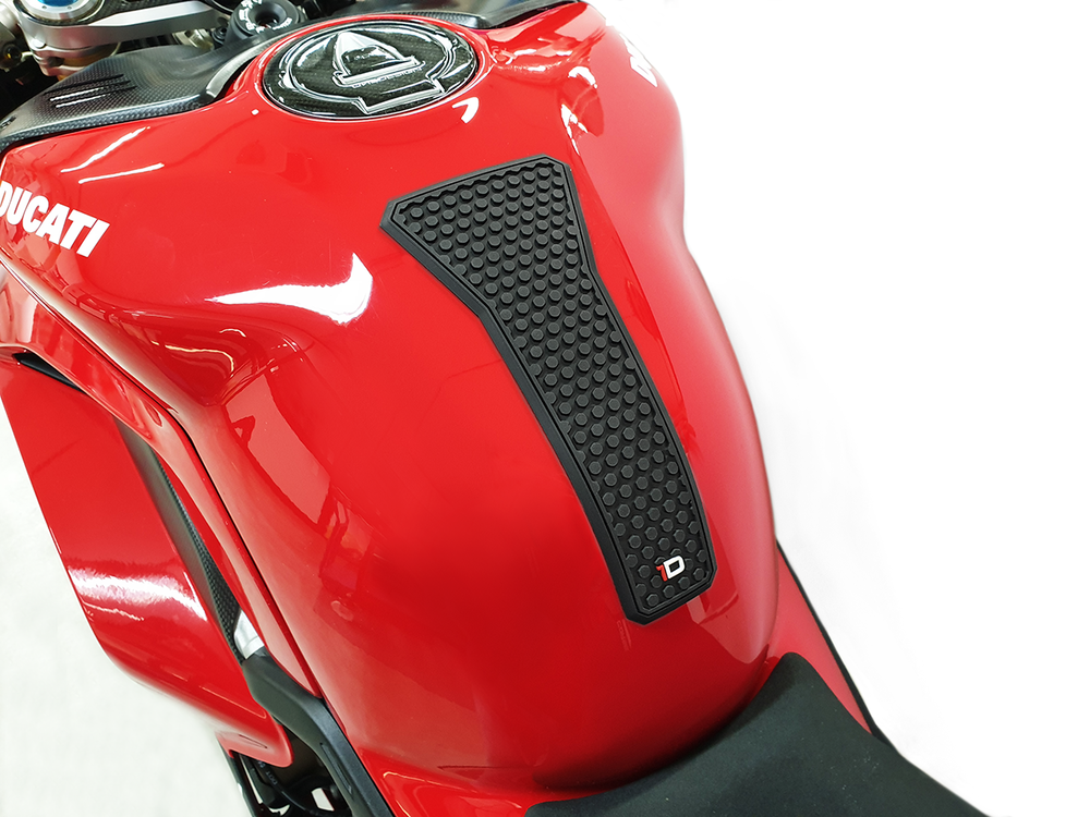 ONE EMBLEMS HDR TRACTION PAD BLACK