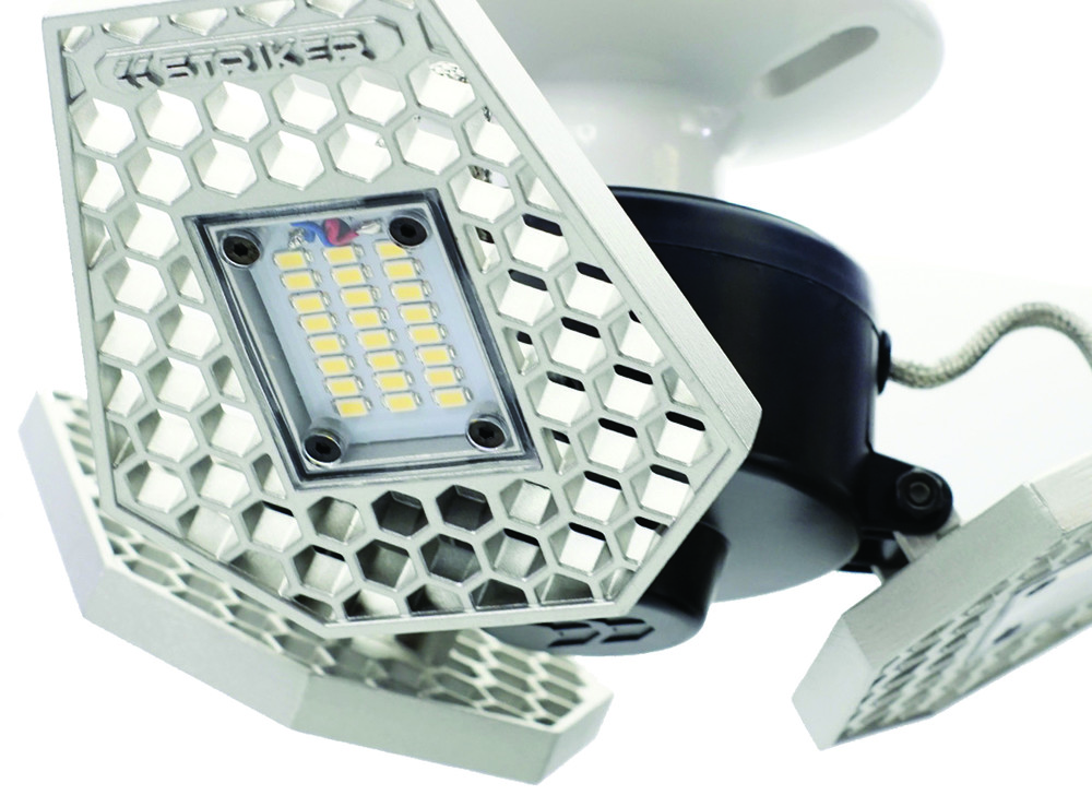 STKR MOTION ACTIVATED GARAGE LIGHT