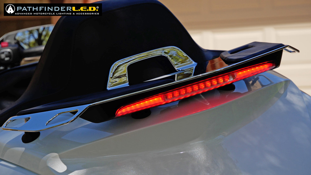 PATHFINDER LED TRUNK LIGHT DYNAMIC SEQUENTIAL HON