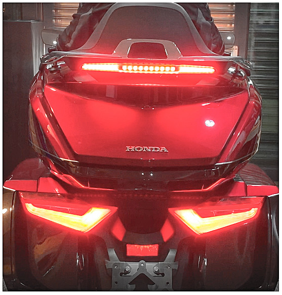 PATHFINDER LED TRUNK LIGHT DYNAMIC SEQUENTIAL HON