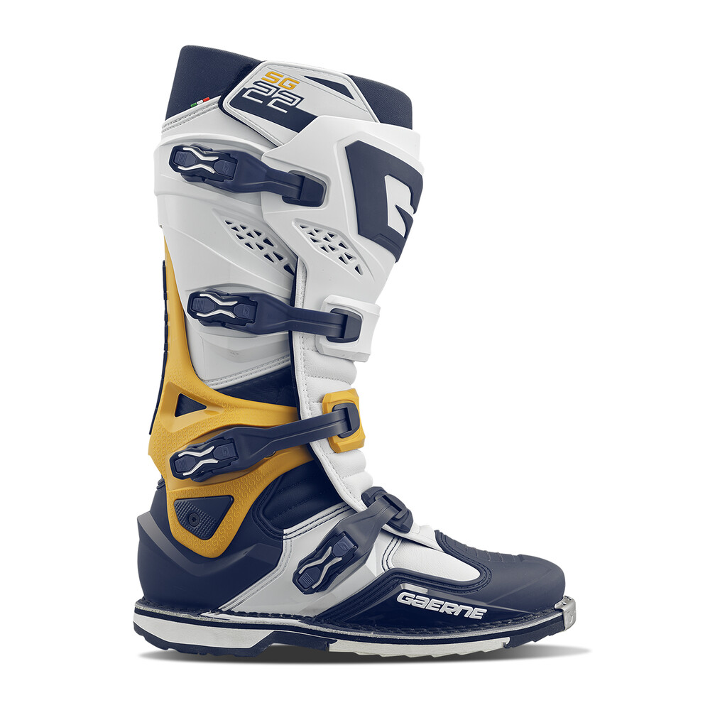 SG22 BOOTS SQUADRON SZ 10