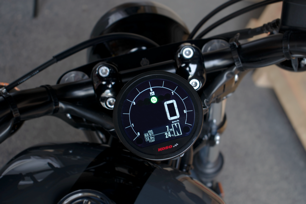 KOSO DL-04B SPEEDO BLACK YAM