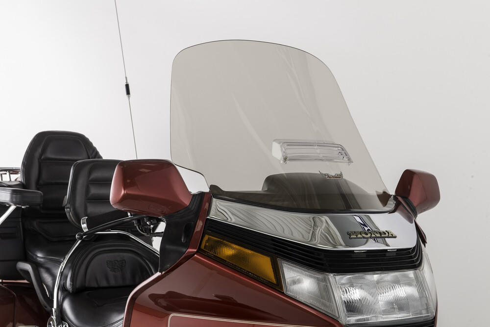 SLIPSTREAMER WINDSHIELD VENTED CLEAR HON