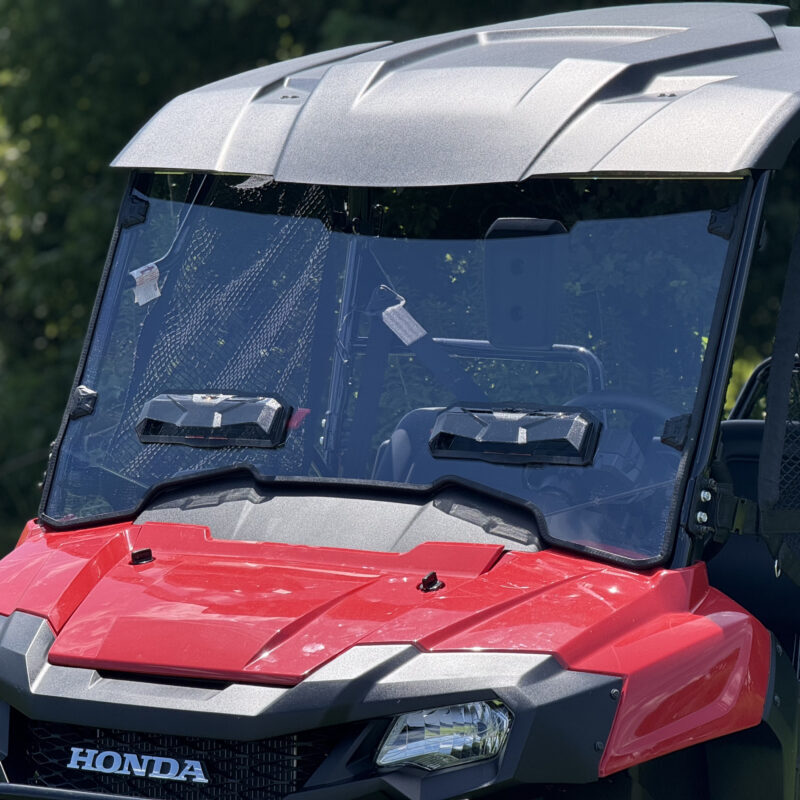 VERSA VENT TOOLLESS WINDSHIELDS