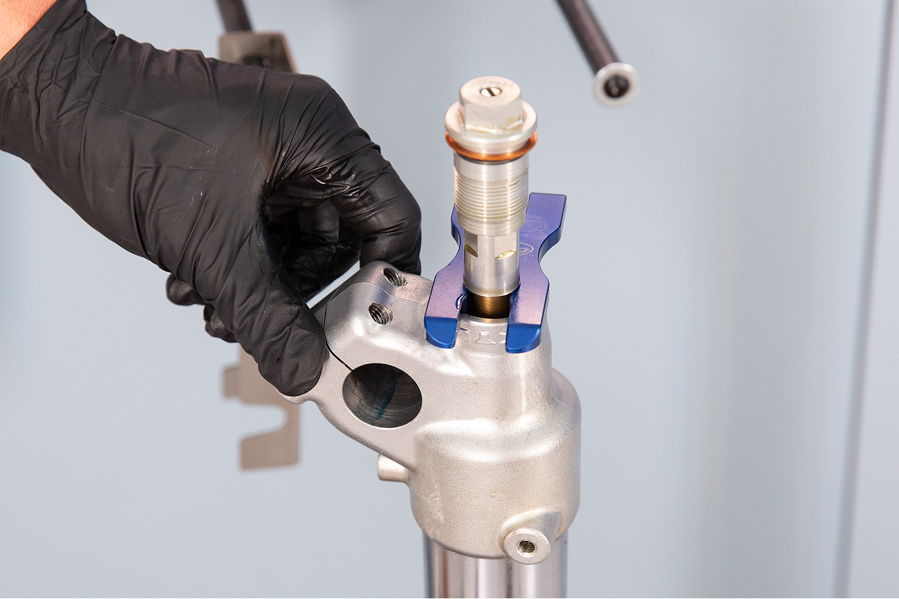 DAMPING ROD HOLDER FORK TOOL
