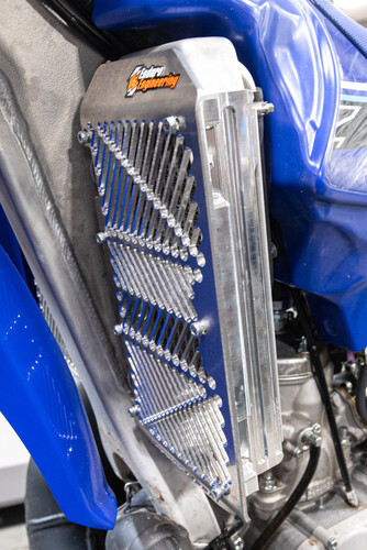 ENDURO ENGINEERING Billet Radiator Guard