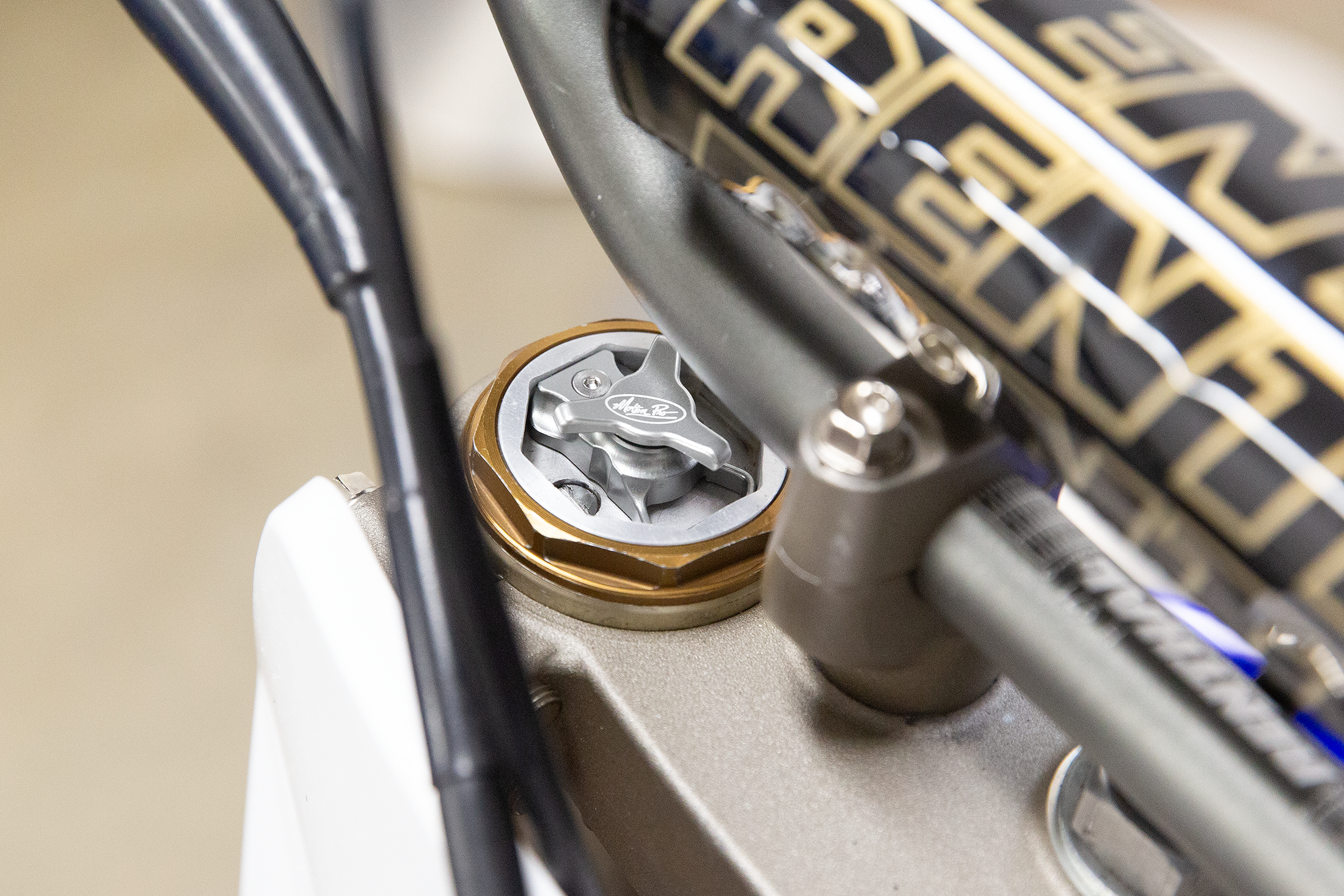 Compression Adjuster, KYB AOS SSS Forks