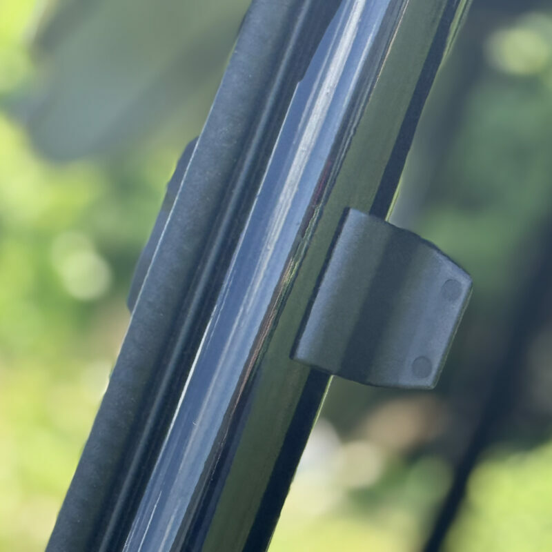 VERSA VENT TOOLLESS WINDSHIELDS