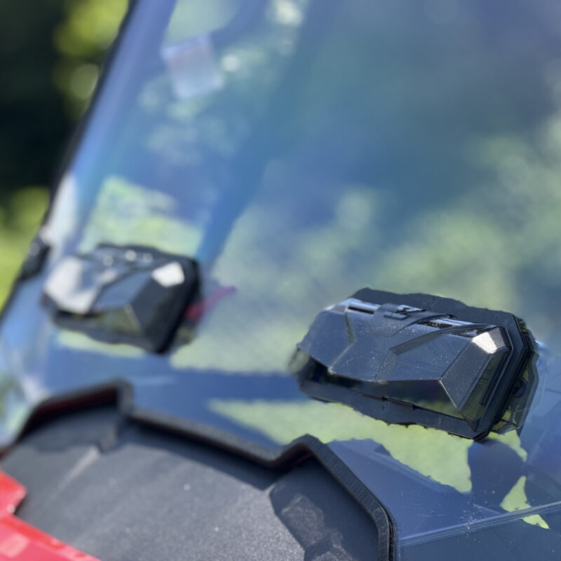 VERSA VENT TOOLLESS WINDSHIELDS