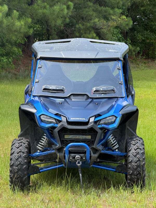 VERSA VENT TOOLLESS WINDSHIELDS