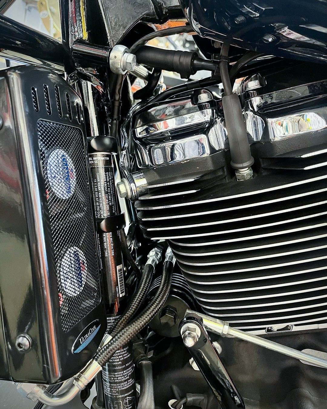 M8 Side Mount Oil Cooler