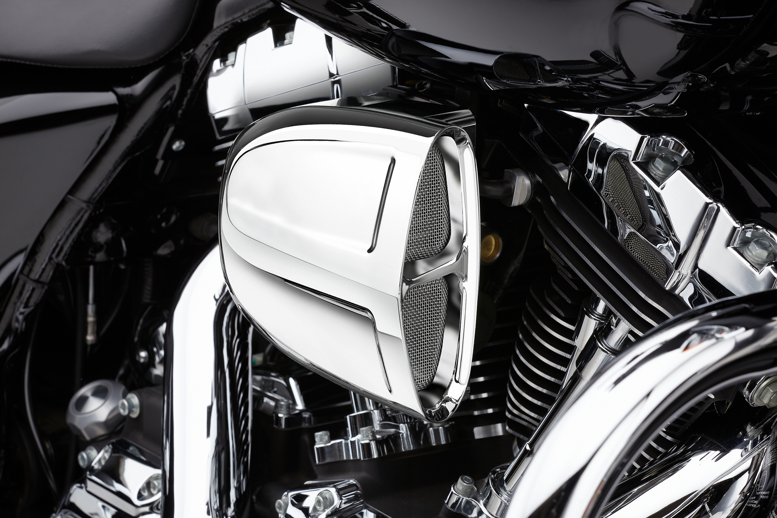 COBRA POWRFLO AIR INTAKE SYSTEM CHROME FLH/FLT 08-16 - View 1