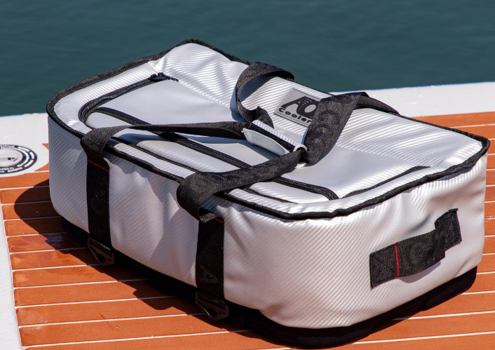 AO Coolers Enfriador Carbon Stow and Go