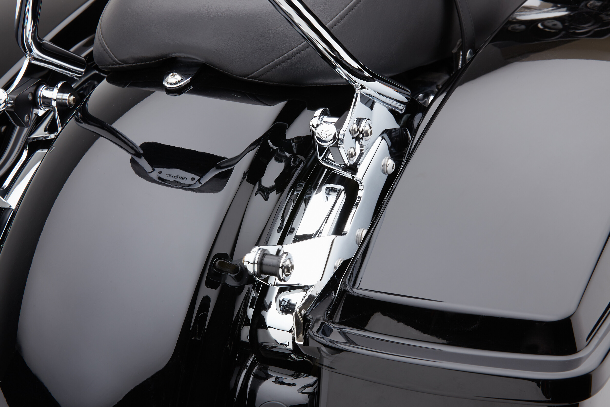 BACKREST MOUNTING KIT CHROME FLH/FLT 14-25